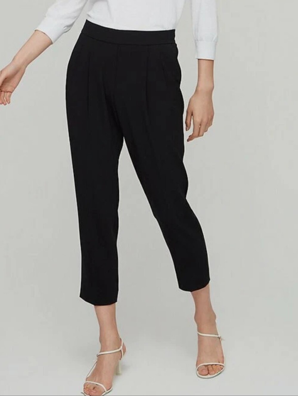 ARITZIA BABATON Cohen black pleated pull-on crop trousers